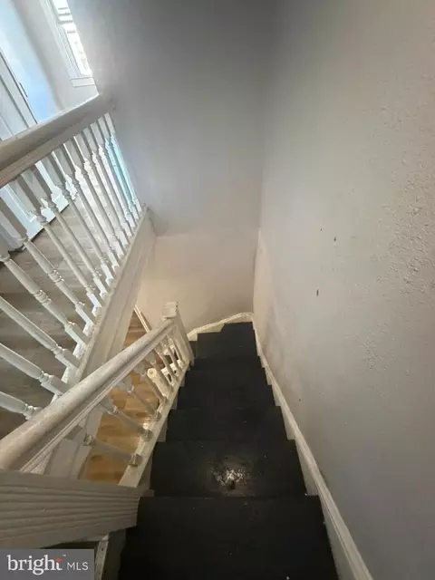 Entry Way - 2425 Mcculloh St, Baltimore, MD 21217 photo 14 of 17