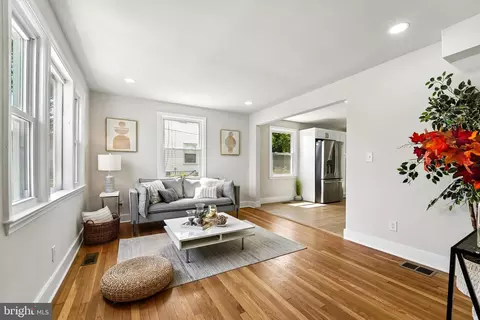 Living - 5404 Radecke Ave, Baltimore, MD 21206 photo 1 of 3