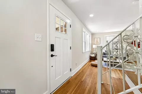 Entry Way - 5404 Radecke Ave, Baltimore, MD 21206 photo 2 of 3