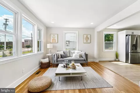 Living - 5404 Radecke Ave, Baltimore, MD 21206 photo 3 of 3