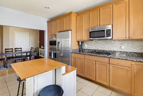Kitchen - 3116 E Baltimore St E, Baltimore, MD 21224 photo 3 of 4