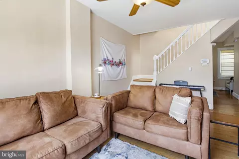 Living - 3116 E Baltimore St E, Baltimore, MD 21224 photo 2 of 3