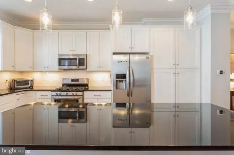 Kitchen - 2818 E Baltimore St, Baltimore, MD 21224 photo 6 of 6