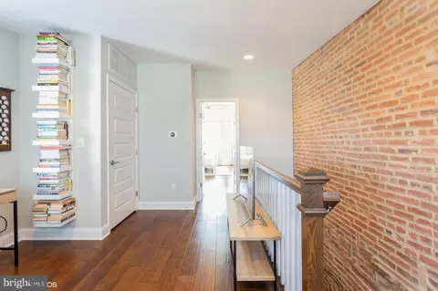 Entry Way - 2818 E Baltimore St, Baltimore, MD 21224 photo 4 of 10