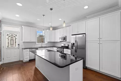 Kitchen - 2818 E Baltimore St, Baltimore, MD 21224 photo 4 of 6