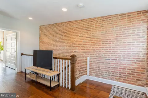 Entry Way - 2818 E Baltimore St, Baltimore, MD 21224 photo 9 of 10