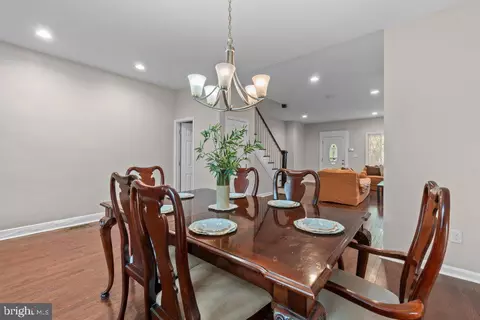 Dining - 618 Wicklow Rd, Baltimore, MD 21229 photo 1 of 1