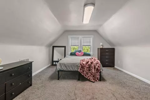 Bedroom - 618 Wicklow Rd, Baltimore, MD 21229 photo 4 of 5