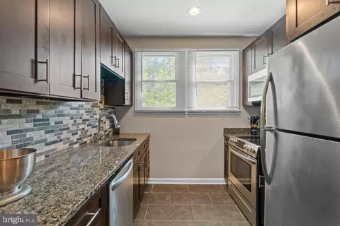 Kitchen - 618 Wicklow Rd, Baltimore, MD 21229 photo 1 of 2