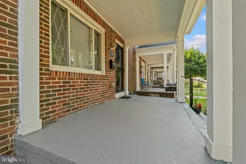 Exterior - 618 Wicklow Rd, Baltimore, MD 21229 photo 2 of 3