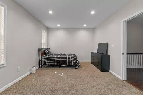 Bedroom - 618 Wicklow Rd, Baltimore, MD 21229 photo 1 of 5