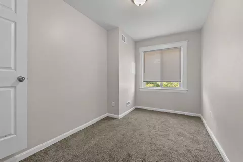 Bedroom - 618 Wicklow Rd, Baltimore, MD 21229 photo 2 of 5