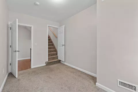Bedroom - 618 Wicklow Rd, Baltimore, MD 21229 photo 3 of 5