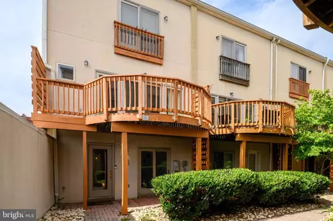 100 Pilgrim Lndg, Baltimore, MD 21230