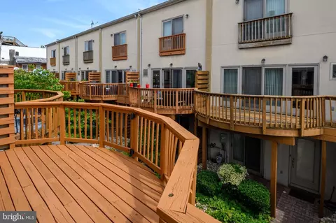100 Pilgrim Lndg, Baltimore, MD 21230 photo 8