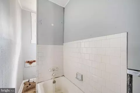 Bath - 2103 Eagle St, Baltimore, MD 21223 photo 1 of 1