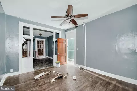 Living - 2103 Eagle St, Baltimore, MD 21223 photo 4 of 5