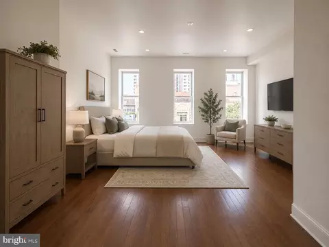 Bedroom - 25 W North Ave, Baltimore, MD 21201 photo 1 of 2