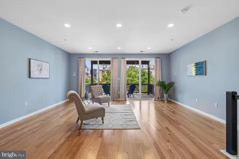 Living - 1003 Covington St, Baltimore, MD 21230 photo 2 of 10