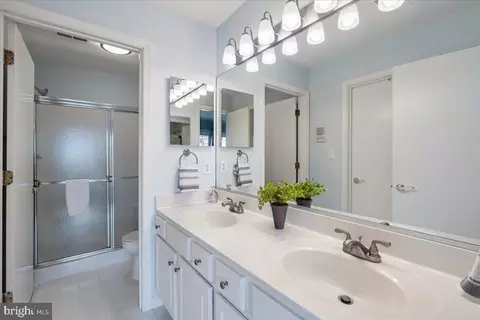 Bath - 1003 Covington St, Baltimore, MD 21230 photo 1 of 4