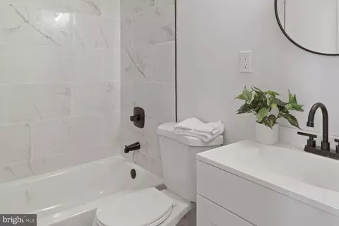 Bath - 819 Cator Ave, Baltimore, MD 21218 photo 1 of 2