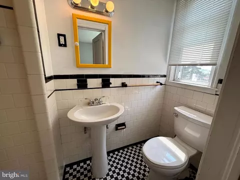 Bath - 1618 Roundhill Rd, Baltimore, MD 21218 photo 5 of 7