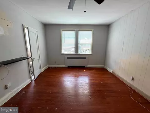 Living - 1618 Roundhill Rd, Baltimore, MD 21218 photo 8 of 15