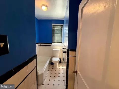 Bath - 1618 Roundhill Rd, Baltimore, MD 21218 photo 3 of 7