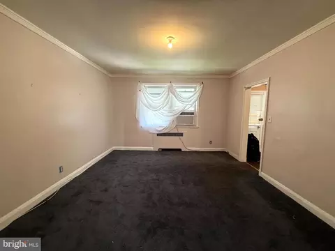 Living - 1618 Roundhill Rd, Baltimore, MD 21218 photo 7 of 15