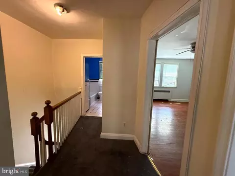 Entry Way - 1618 Roundhill Rd, Baltimore, MD 21218 photo 4 of 5