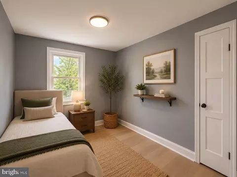 Bedroom - 105 Upmanor Rd, Baltimore, MD 21229 photo 2 of 2
