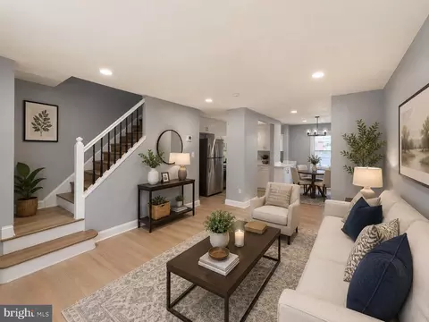 Living - 105 Upmanor Rd, Baltimore, MD 21229 photo 1 of 2