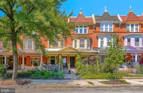 2622 N Calvert St, Baltimore, MD 21218