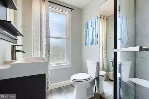 Bath - 1330 Morling Ave W, Baltimore, MD 21211 photo 1 of 8