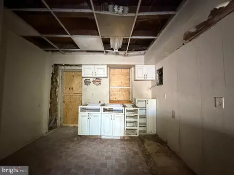 Entry Way - 1322 Mchenry St, Baltimore, MD 21223 photo 3 of 14