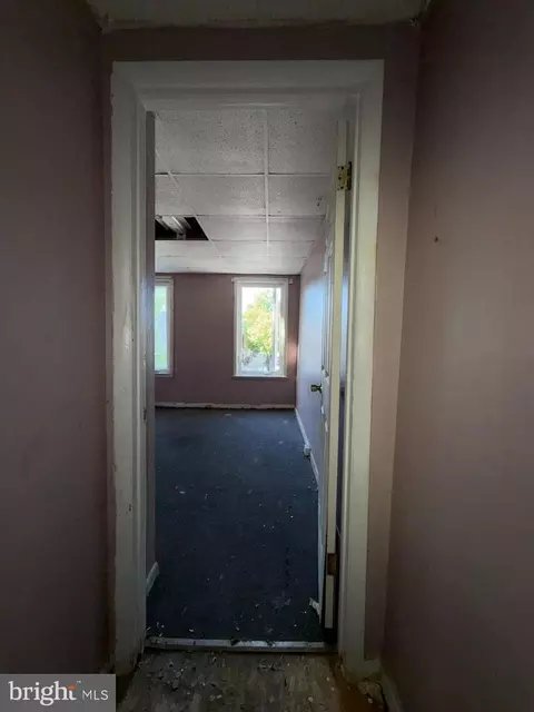 Entry Way - 1322 Mchenry St, Baltimore, MD 21223 photo 11 of 14