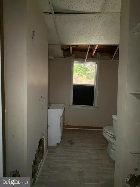Entry Way - 1322 Mchenry St, Baltimore, MD 21223 photo 8 of 14