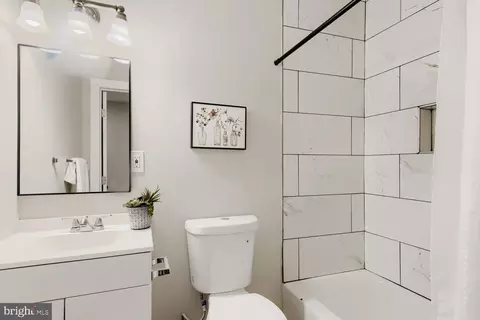 Bath - 2911 Frederick Ave, Baltimore, MD 21223 photo 3 of 5