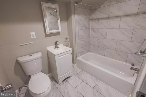 Bath - 5 S Curley St, Baltimore, MD 21224 photo 4 of 4