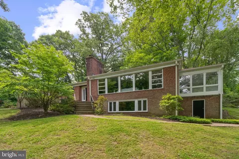 2215 Cross Country Blvd, Baltimore, MD 21209