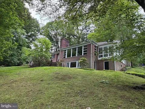 2215 Cross Country Blvd, Baltimore, MD 21209