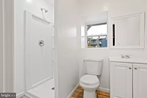 Bath - 2811 Erdman Ave, Baltimore, MD 21213 photo 2 of 2
