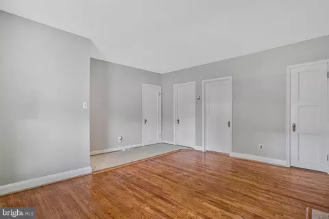 Entry Way - 3040 E Federal St, Baltimore, MD 21213 photo 3 of 6