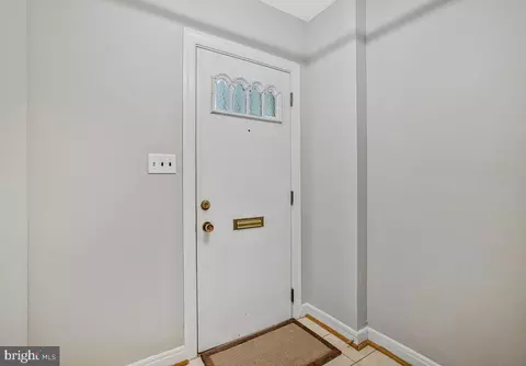Entry Way - 3040 E Federal St, Baltimore, MD 21213 photo 2 of 6