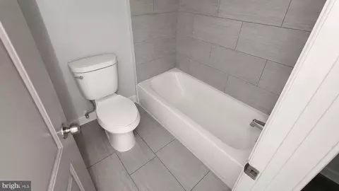 1677 Cliftview Ave, Baltimore, MD 21213 photo 4