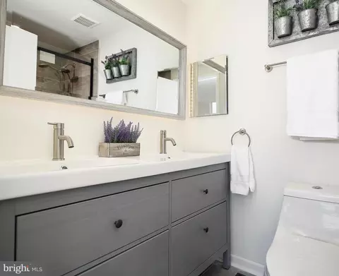 Bath - 3108 E Baltimore St, Baltimore, MD 21224 photo 2 of 6