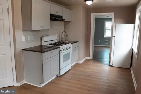 Entry Way - 3707 8th St, Baltimore, MD 21225 photo 7 of 10