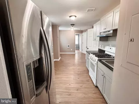 Entry Way - 3707 8th St, Baltimore, MD 21225 photo 1 of 10