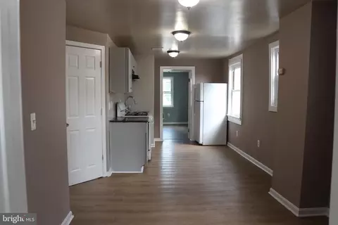 Entry Way - 3707 8th St, Baltimore, MD 21225 photo 6 of 10