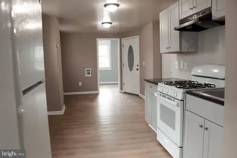 Entry Way - 3707 8th St, Baltimore, MD 21225 photo 4 of 10